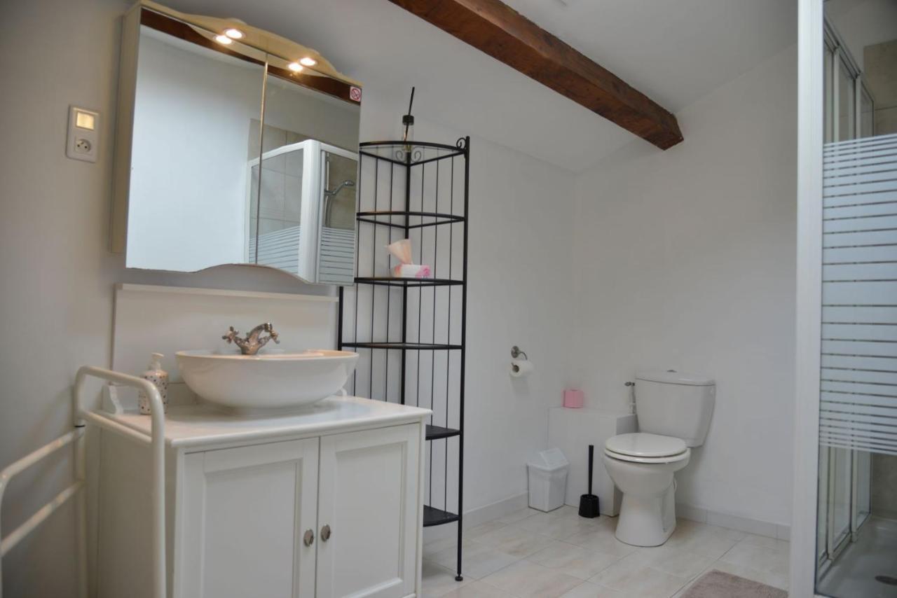 Au Grand Bonheur Bed & Breakfast Besseges Bagian luar foto