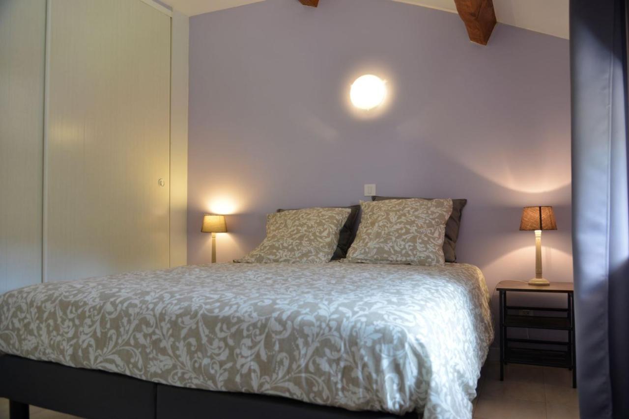 Au Grand Bonheur Bed & Breakfast Besseges Bagian luar foto