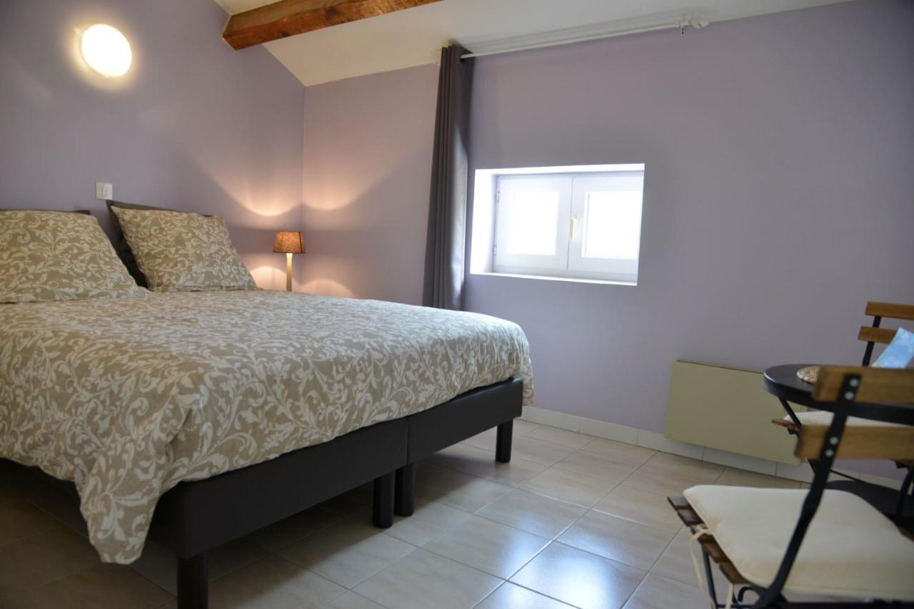 Au Grand Bonheur Bed & Breakfast Besseges Bagian luar foto