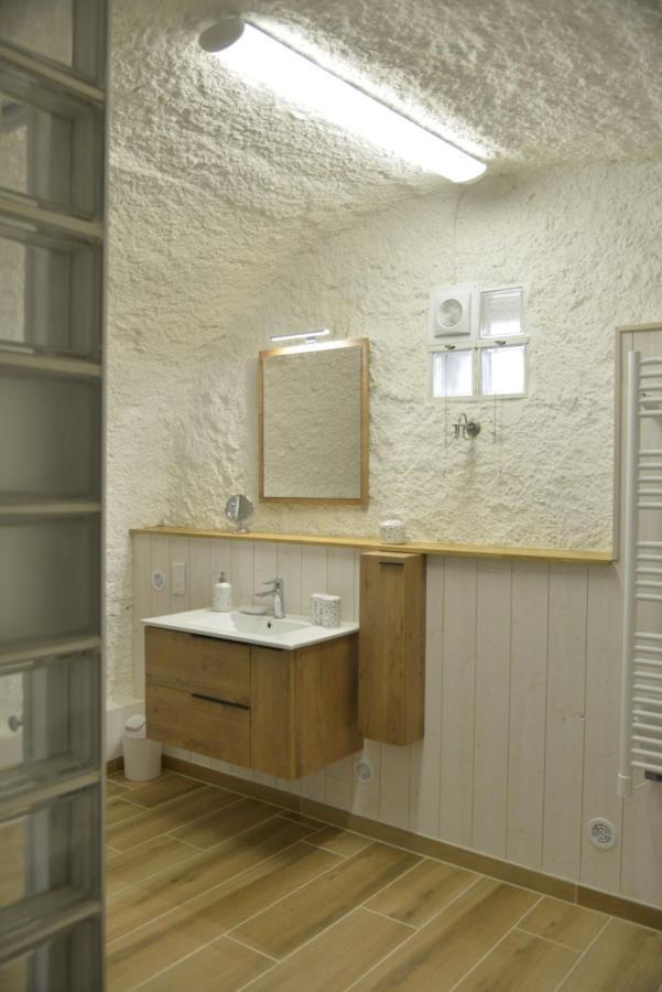 Au Grand Bonheur Bed & Breakfast Besseges Bagian luar foto