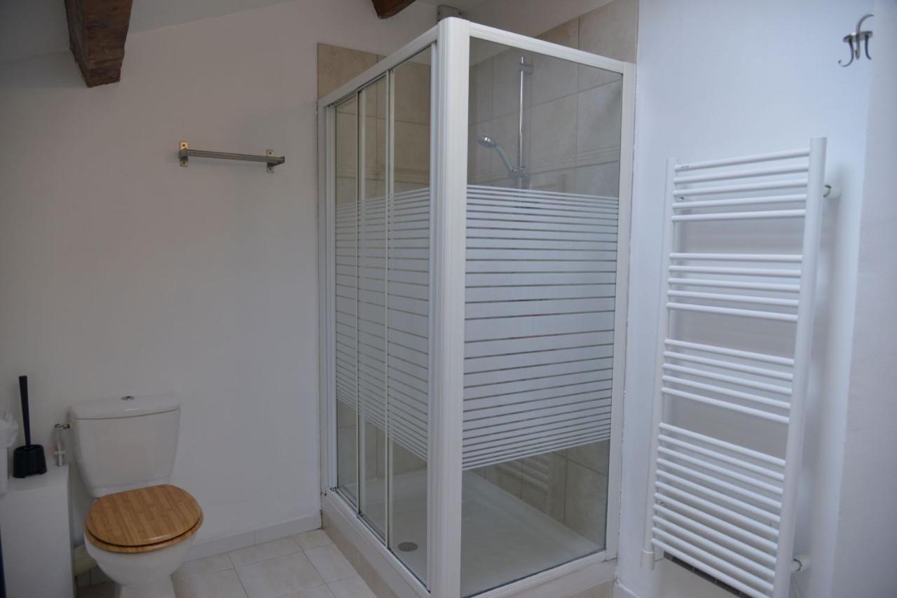 Au Grand Bonheur Bed & Breakfast Besseges Bagian luar foto