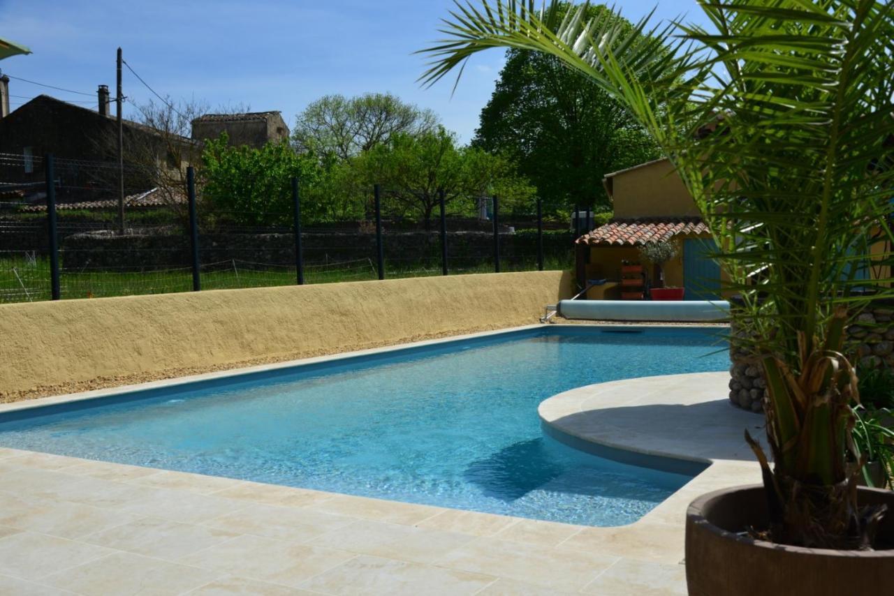 Au Grand Bonheur Bed & Breakfast Besseges Bagian luar foto