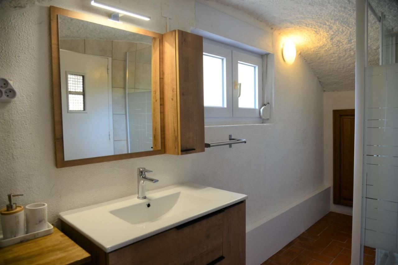 Au Grand Bonheur Bed & Breakfast Besseges Bagian luar foto