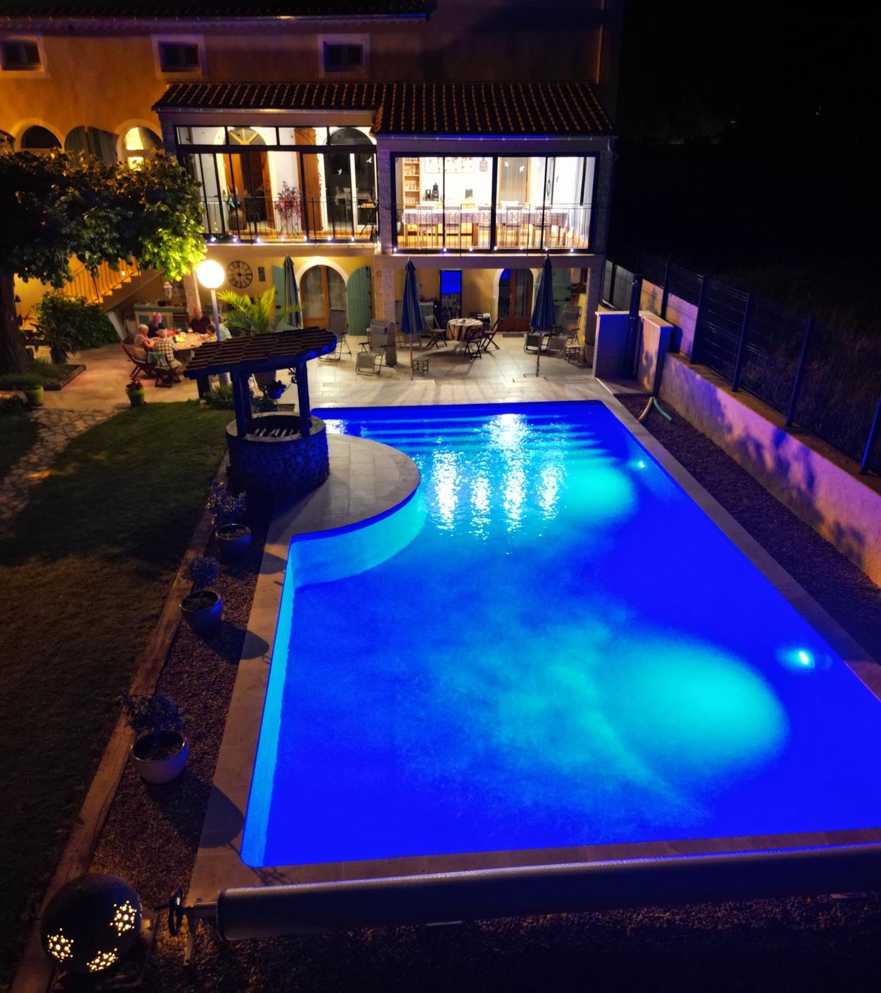 Au Grand Bonheur Bed & Breakfast Besseges Bagian luar foto