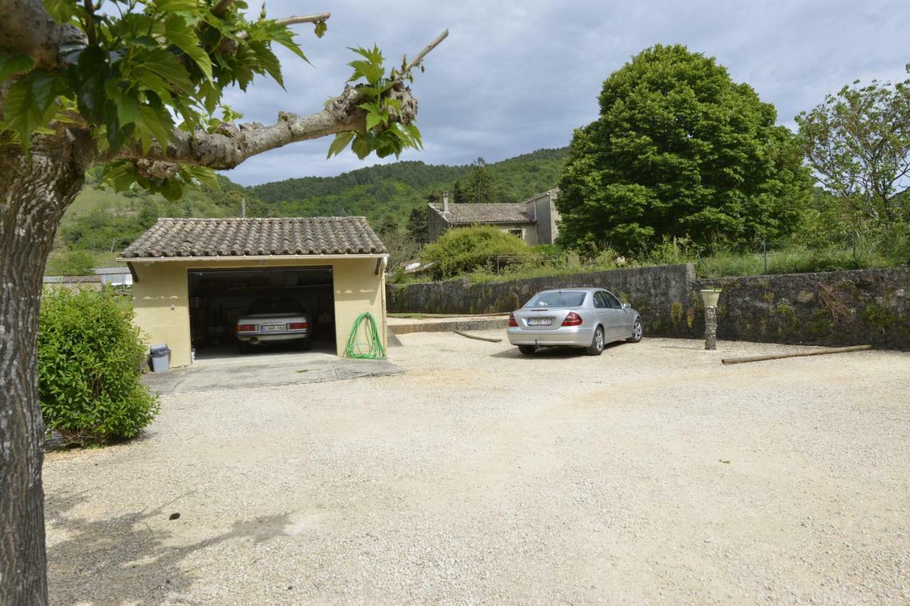 Au Grand Bonheur Bed & Breakfast Besseges Bagian luar foto